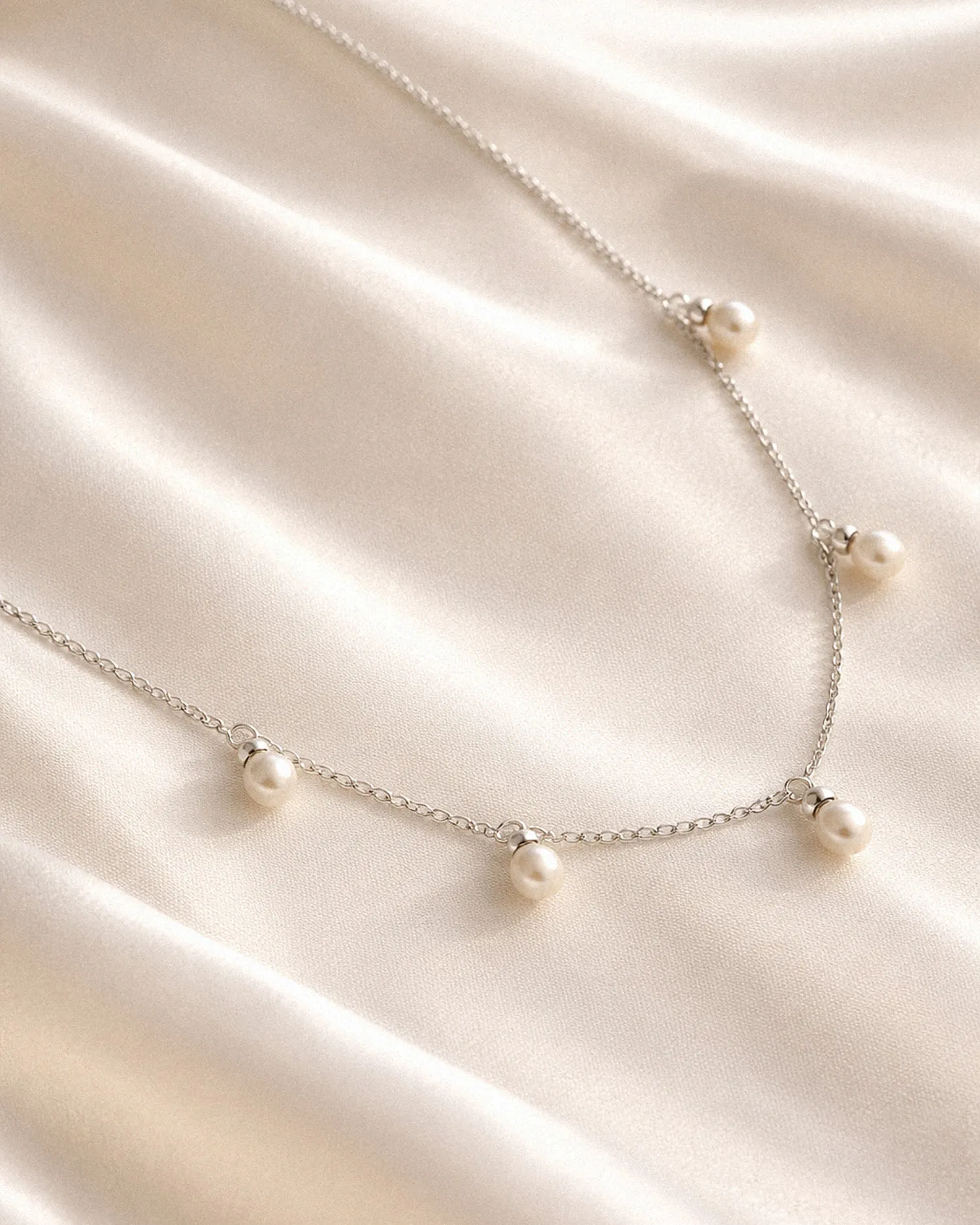 Drakenberg Sjölin Petite Pearl single full necklace 04 PPL N22S501 S hos Jarl Sadin
