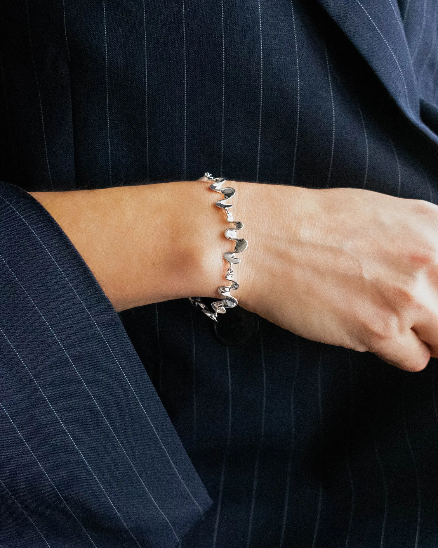 Drakenberg Sjölin Water Flow small full bracelet 03 WFW B2S191 S hos Jarl Sadin