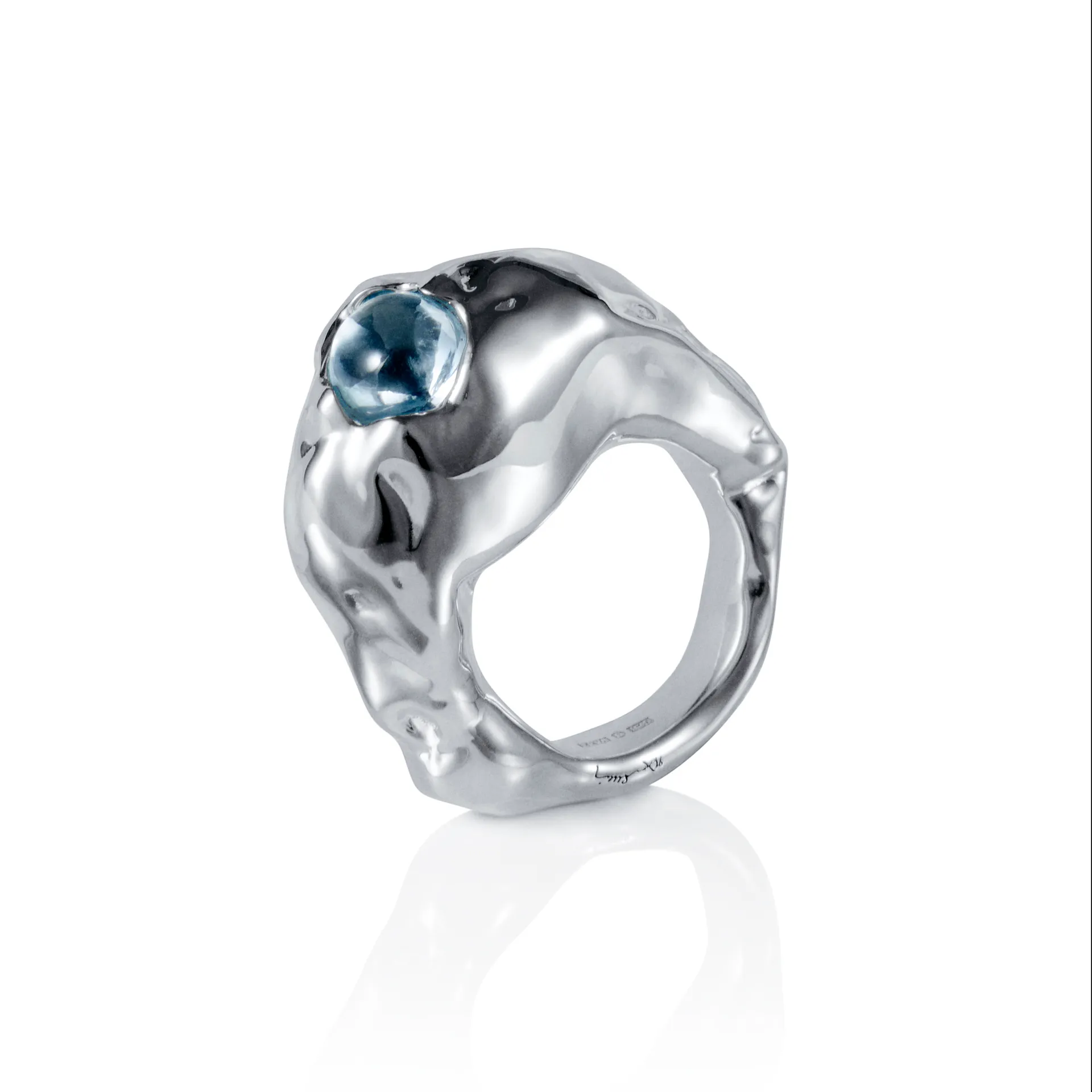 Efva Attling Vulcano Ring   Topaz 13 100 02407 v1 hos Jarl Sandin