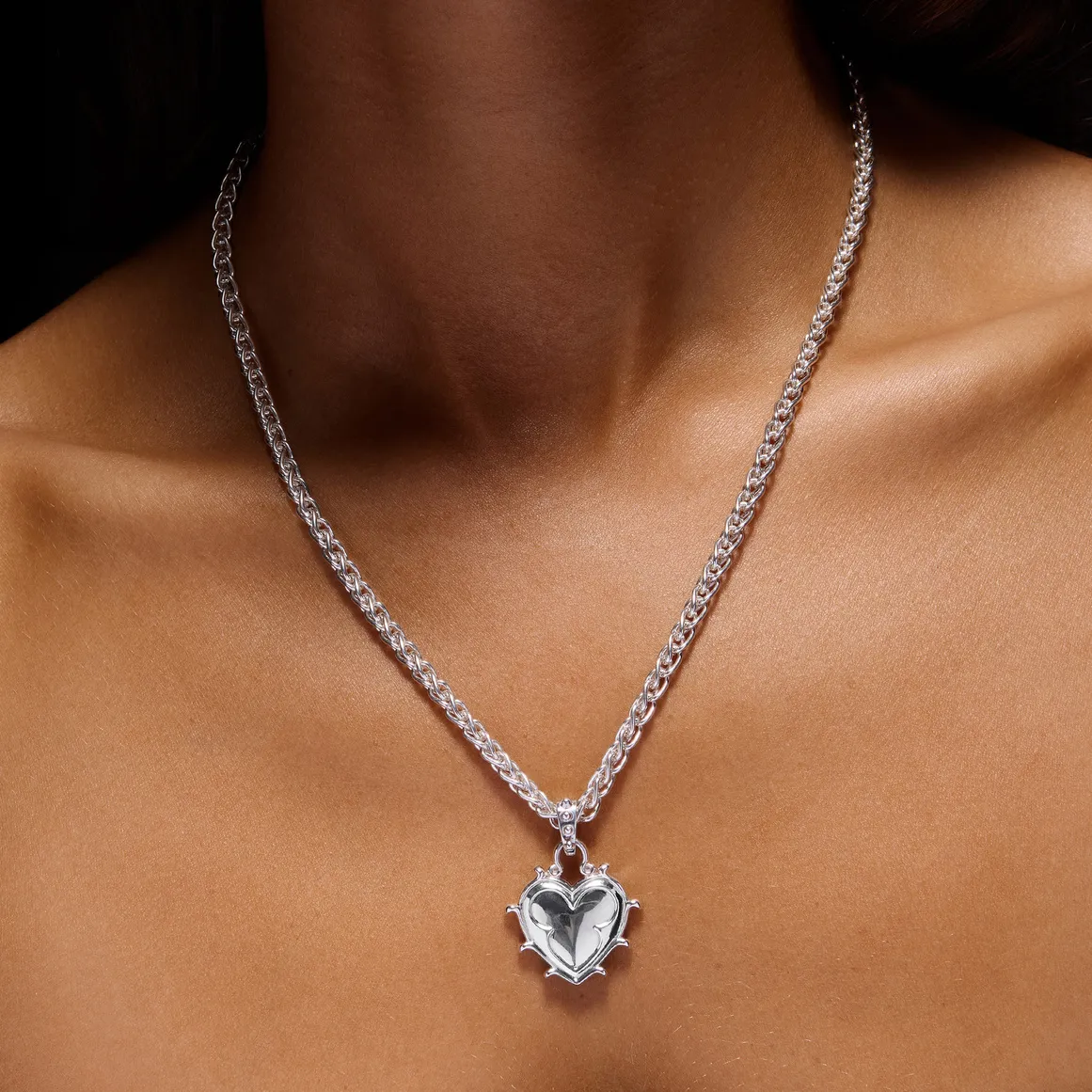 Maria Nilsdotter Maria Nilsdotter GT 12 NEB 00 OS eternal heart necklace sil model 0x1500 hos Jarl Sandin hos Jarl Sandin