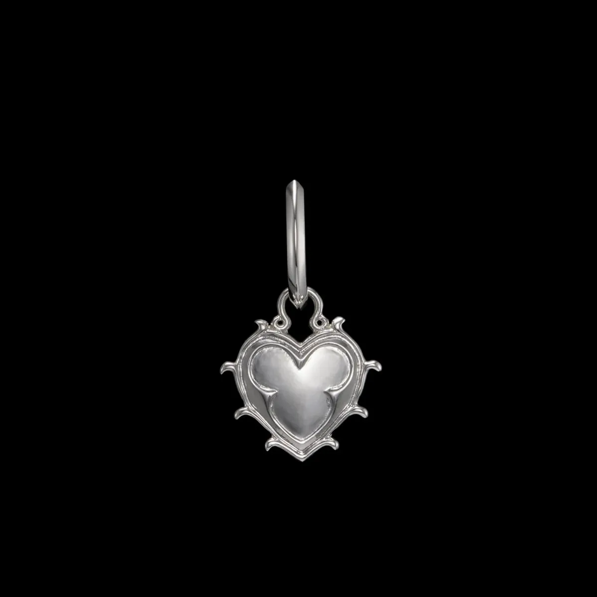 Maria Nilsdotter Maria Nilsdotter GT 13 EAB 00 OS eternal heart hoop earring sil 0x1500 hos Jarl Sandin hos Jarl Sandin