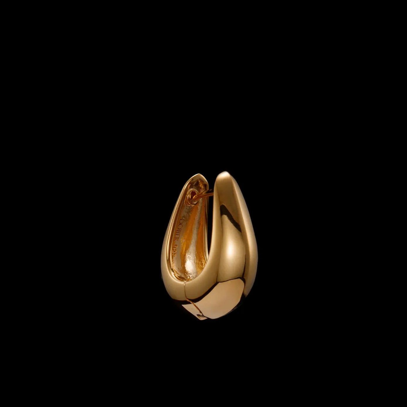 Maria Nilsdotter Maria Nilsdotter GT 19 EAC 00 OS chunky knife edge hoop 25mm gps side 0x1500 hos Jarl Sandin hos Jarl Sandin