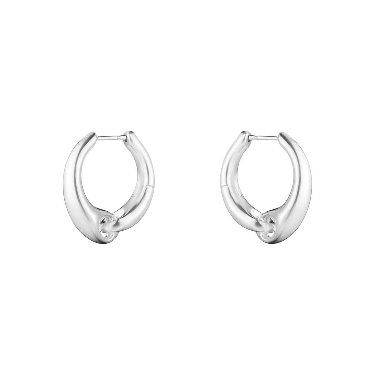 Georg_Jensen_20001177_REFLECT_LARGE_EARHOOP_652B_SILVER_hos_Jarl_Sandin