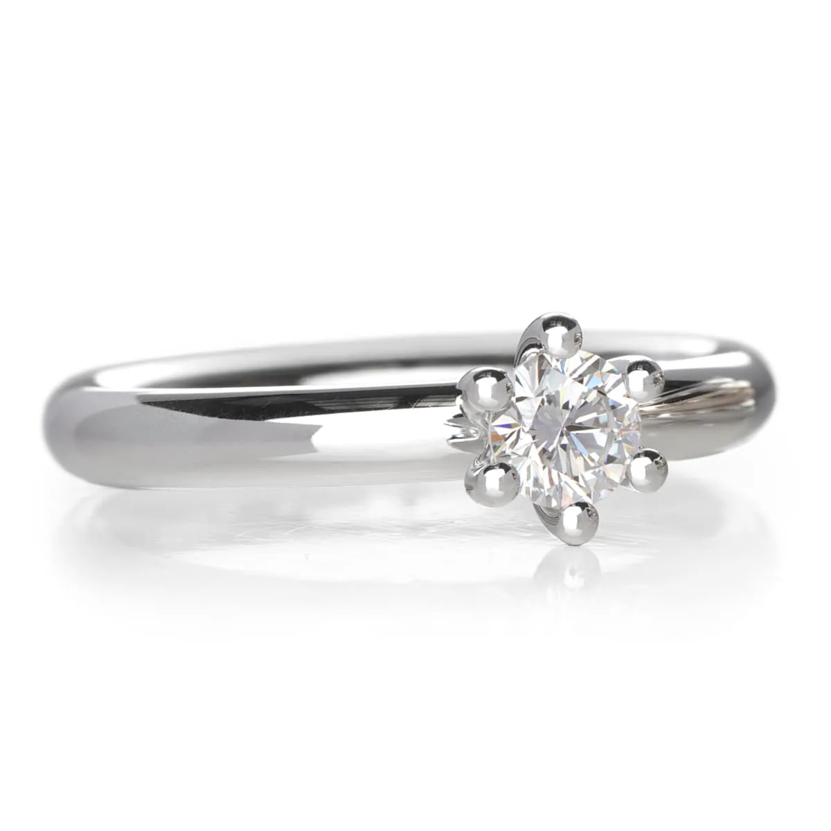 Sandin_1956_Dahlia_ring_vigselring_med_diamant_hos_Jarl_Sandin_5043