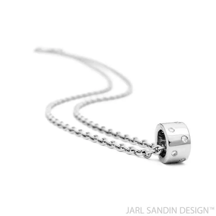 Jarl-Sandin-Design-Stars-VG-hangsmycke-Hange-Berlock-Hos-Jarl-Sandin-BW_649