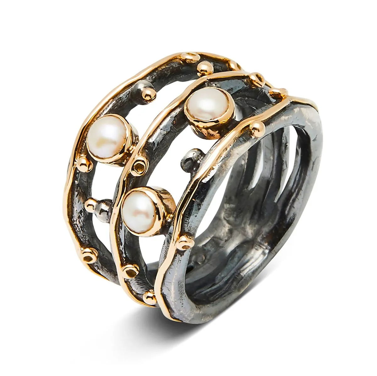 Birdie_50110271_Ring-Zeus-Tribeca-Pearls_hos_Jarl_Sandin