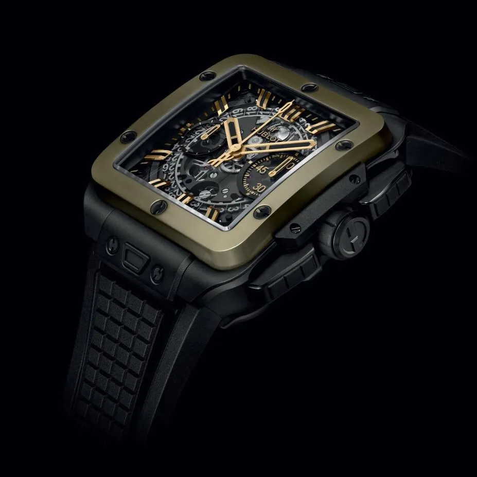 Hublot-Square-Bang-Unico-Ceramic-Magic-Gold-42-mm-821.CM.0130.RX_3_hos_Jarl_Sandin