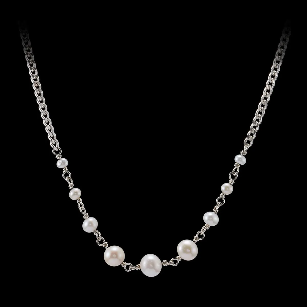 Maria_Nilsdotter-DW-01-NEB-30-OS-dawn-necklace-s-original_hos_Jarl_Sandin