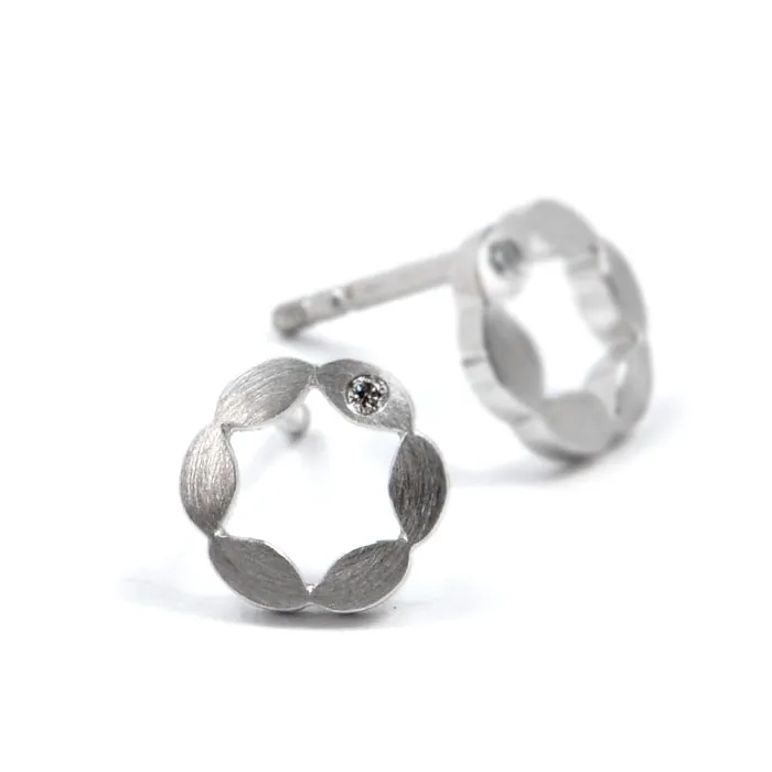 Juliet-Earrings-WG-1-dia_4815