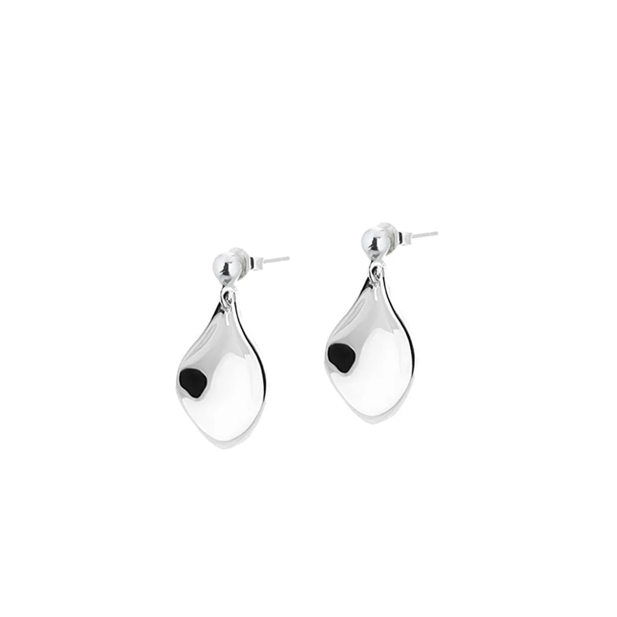 Drakenberg_Sjolin_Gaias-Grace-studs-(kopia)_hos_Jarl_Sandin