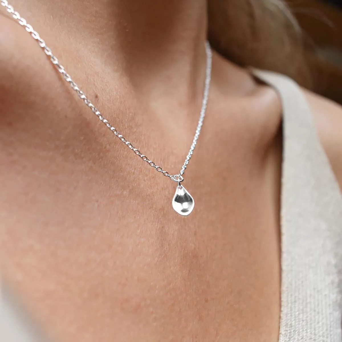Gaias-Grace-drop-necklace-01