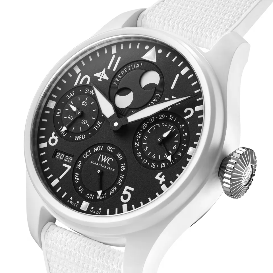 IWC_Big_Pilot_Perpetual_Calendar_Lake_Tahoe_IW503008_hos_Jarl_Sandin_3