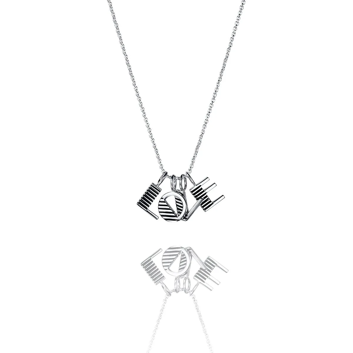 Efva_Attling_Love_Letters_Pendant_pa%CC%8A_halsband-_Love_v2_hos_Jarl_Sandin