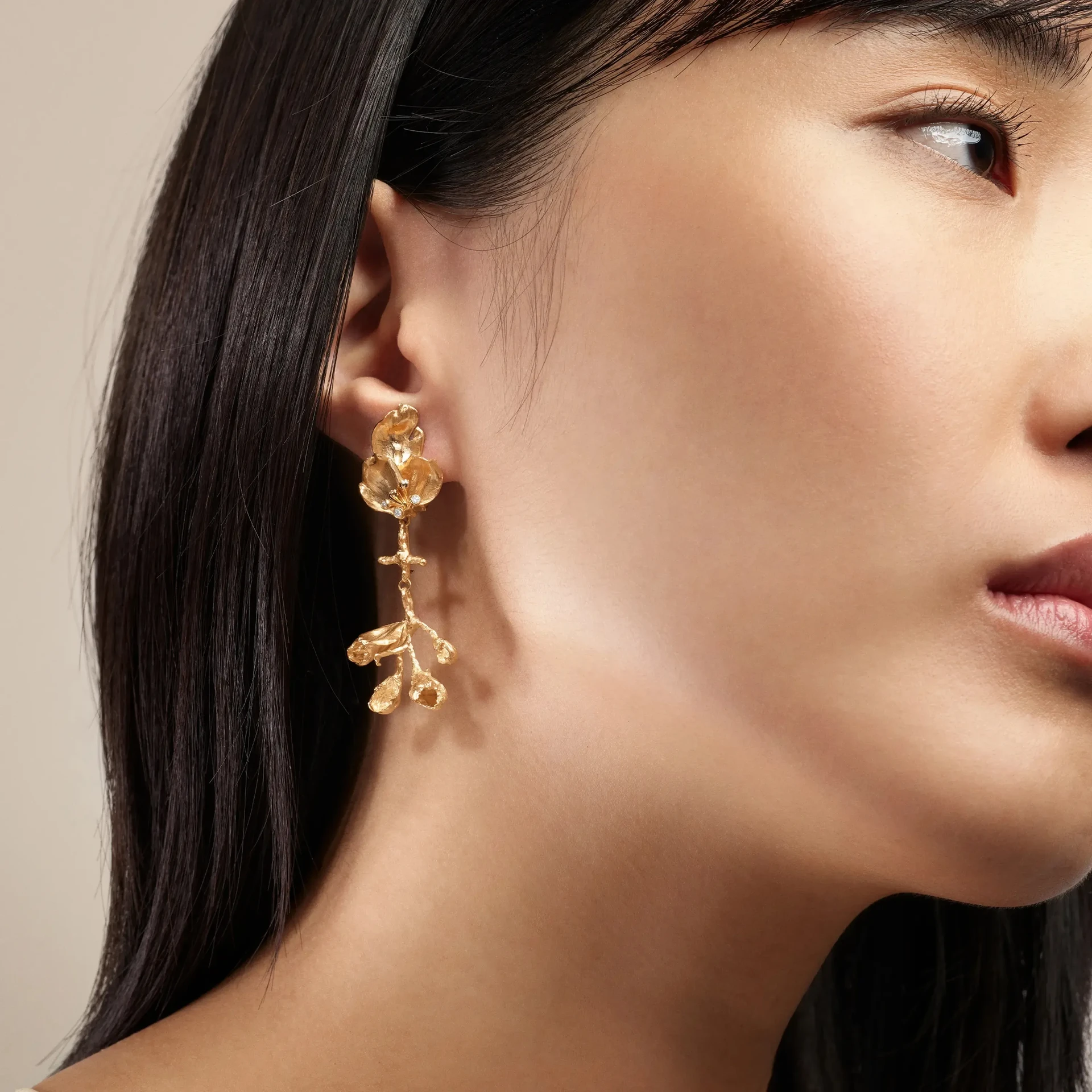 Ole_Lynggaard_Wild_rose_earring_pendant_A3192-402-LE_v4