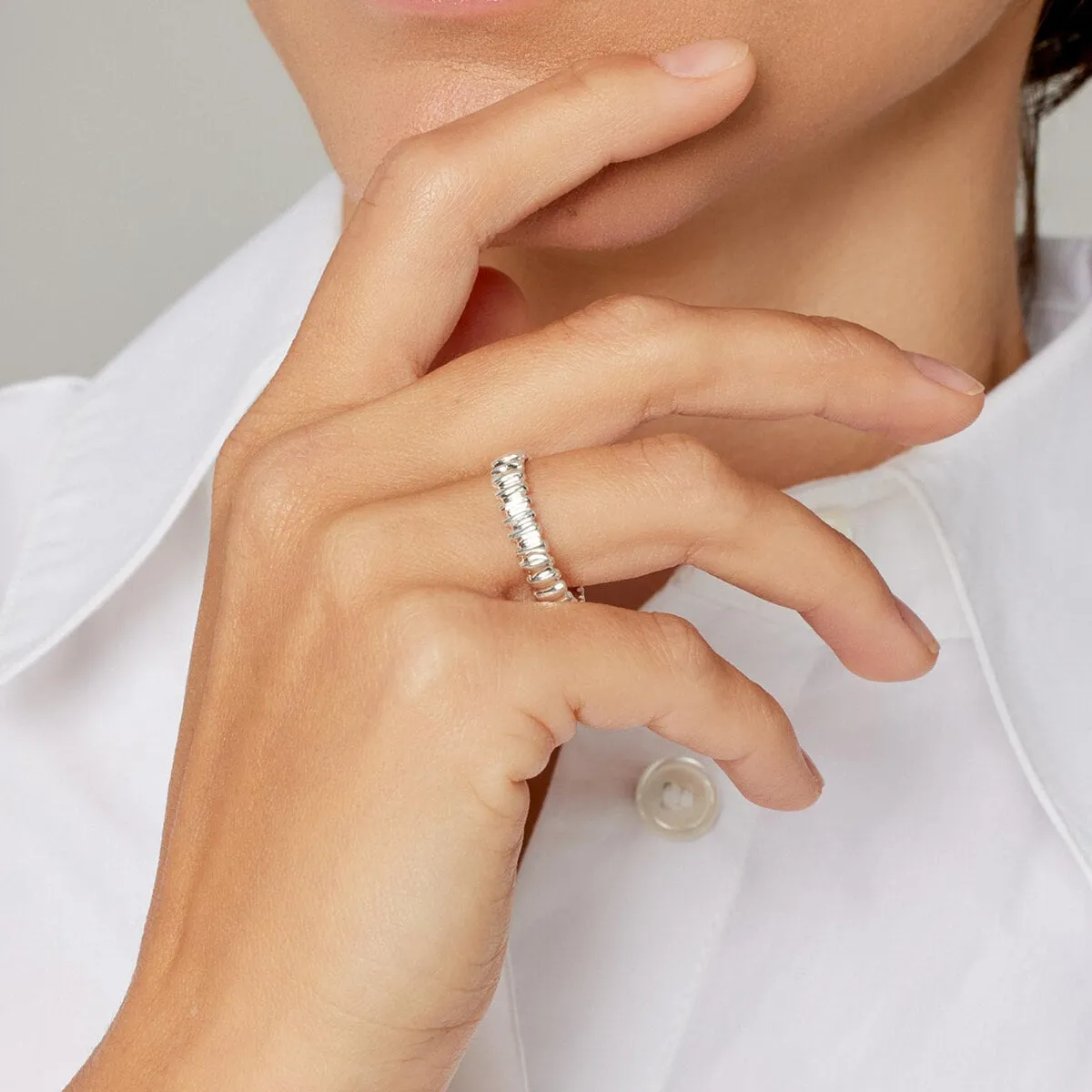 Drakenberg_Sjolin_Les-Roches-LRS-R1S1-drop-ring-02-kopiera_hos_Jarl_Sandin