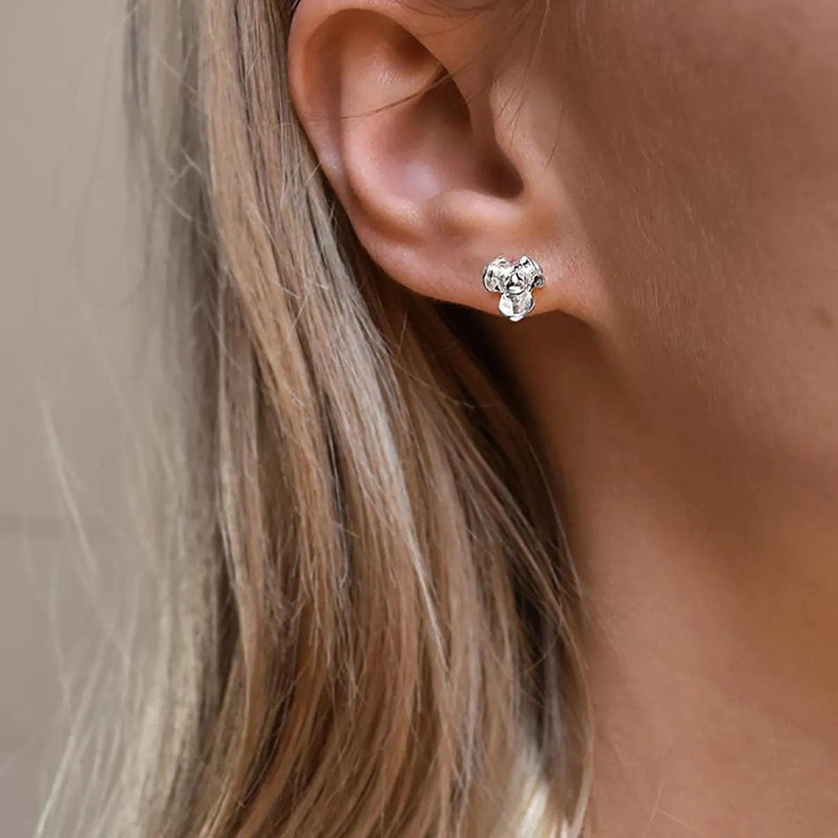 Lotus-studs-02