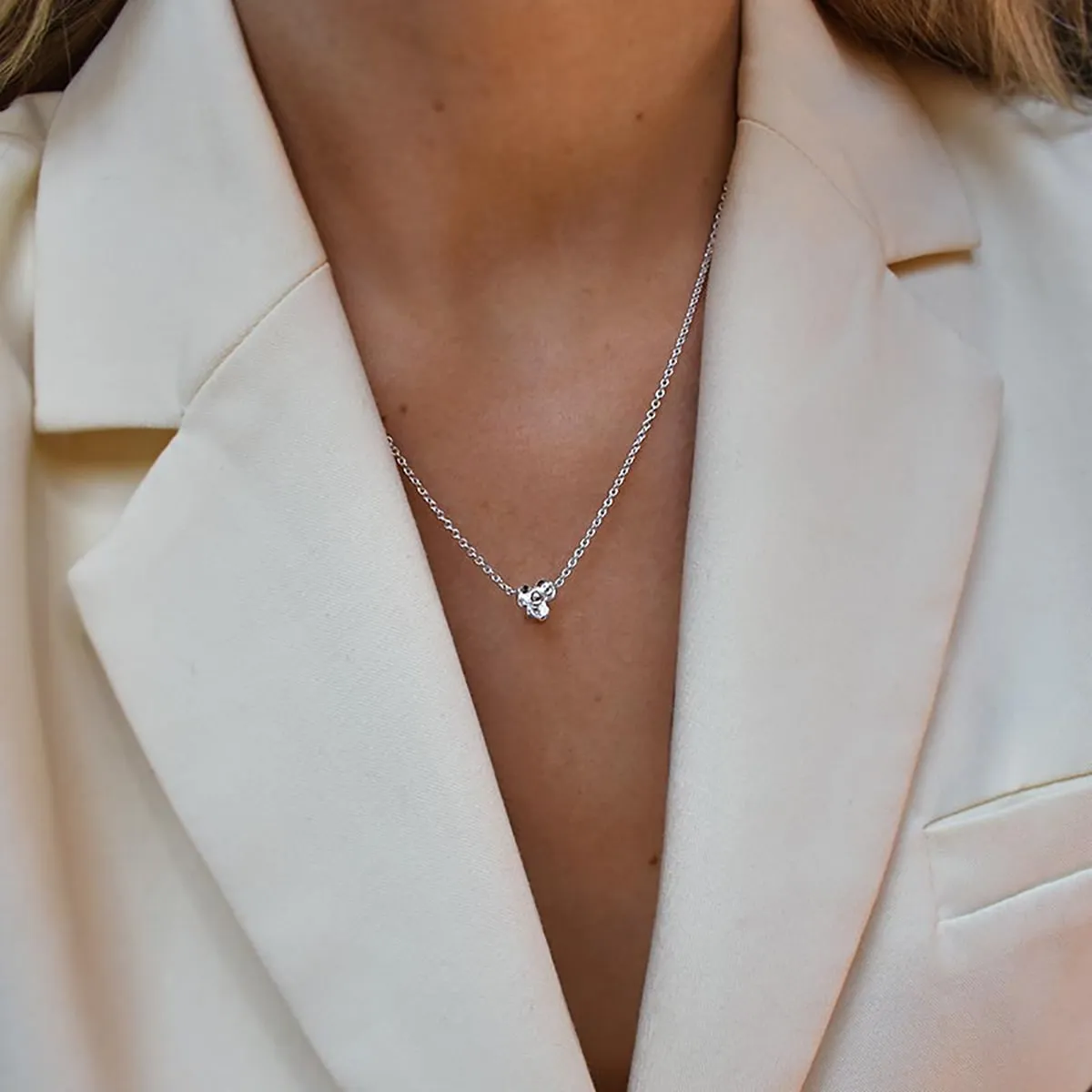Lotus-necklace-02