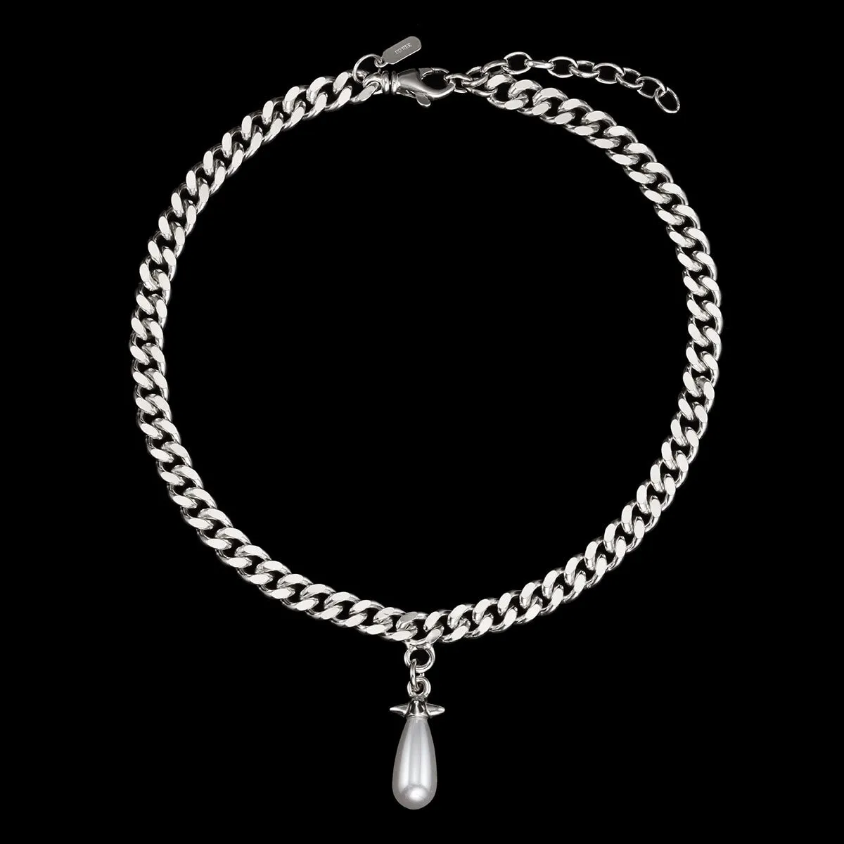 Maria_Nilsdotter_MD-02-NEB-63-Chunky_Chain_Drop_Pearl_Necklace_Silver_hos_Jarl_Sandin