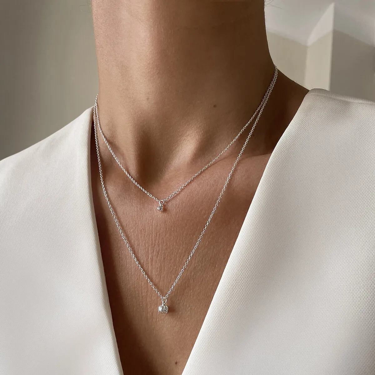 Drakenberg_Sjolin_NBD-N1S451-S_New_NBD-N2M51-S_Bud_necklaces_kopiera_hos_Jarl_Sandin