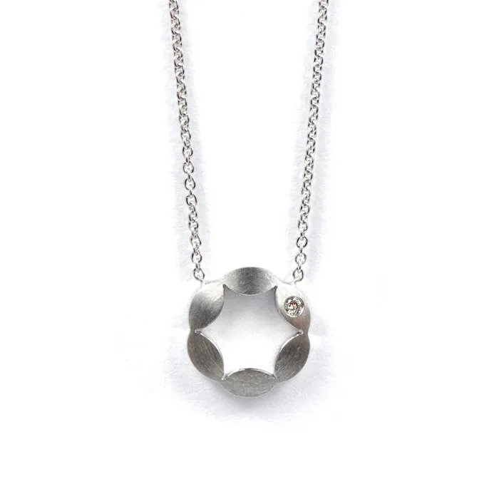 Juliet-Pendant-WG_4821