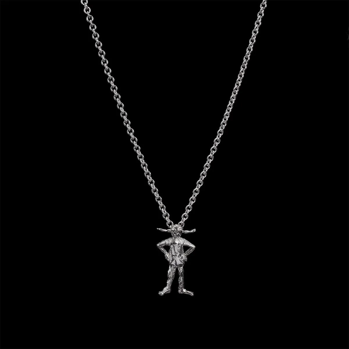 Maria_Nilsdotter_PI-16-NEB-00-pippi-necklace-silver_hos_Jarl_Sandin