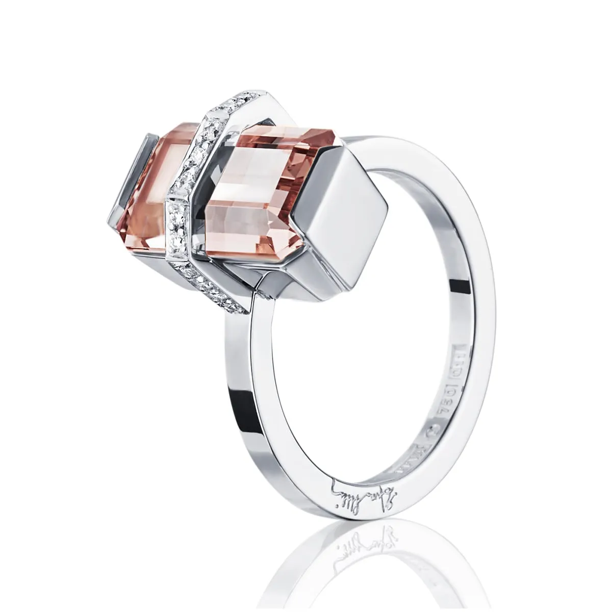 Efva_Attling_smycken_Little-Bend-Over-Ring---Morganite-13-102-01042(1)_hos_Jarl_Sandin