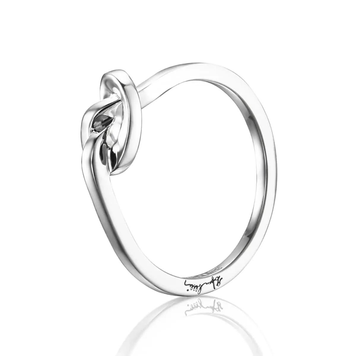 Efva_Attling_smycken_Love-Knot-Ring-13-100-01601(1)_hos_Jarl_Sandin