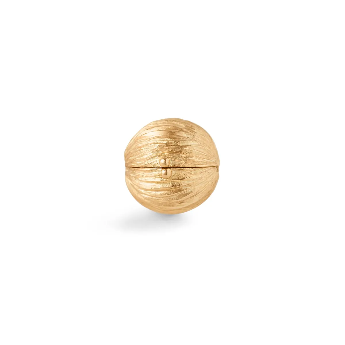 Ole_Lynggaard_Clasp_Globe_Large_Yellow-Gold_B1766-401_hos_Jarl_Sandin