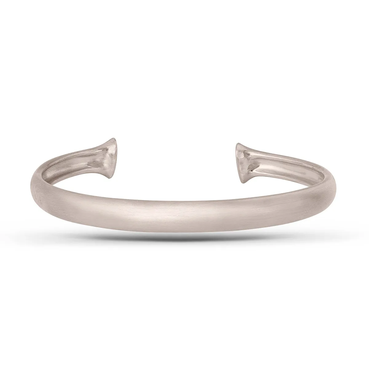 Ole_Lyngaard_Julius_Armring_Mens_Rhodinized-White-Gold2_A3053-501_hos_Jarl_Sandin