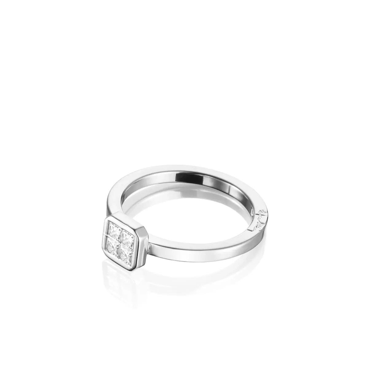 Efva_Attling_4_Love_Ring_0.20_ct_13-102-01553(2)_hos_Jarl_Sandin