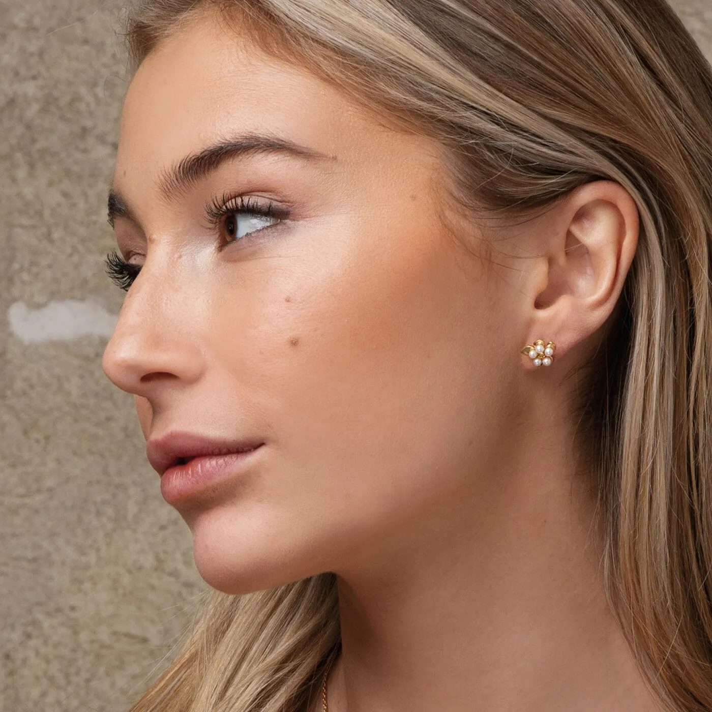 Victoria_Skoglund_Efva-Attling_Fo%CC%88rga%CC%88tmigej-ear-gold-plated-silver-efva-attling_12-108-02343_2