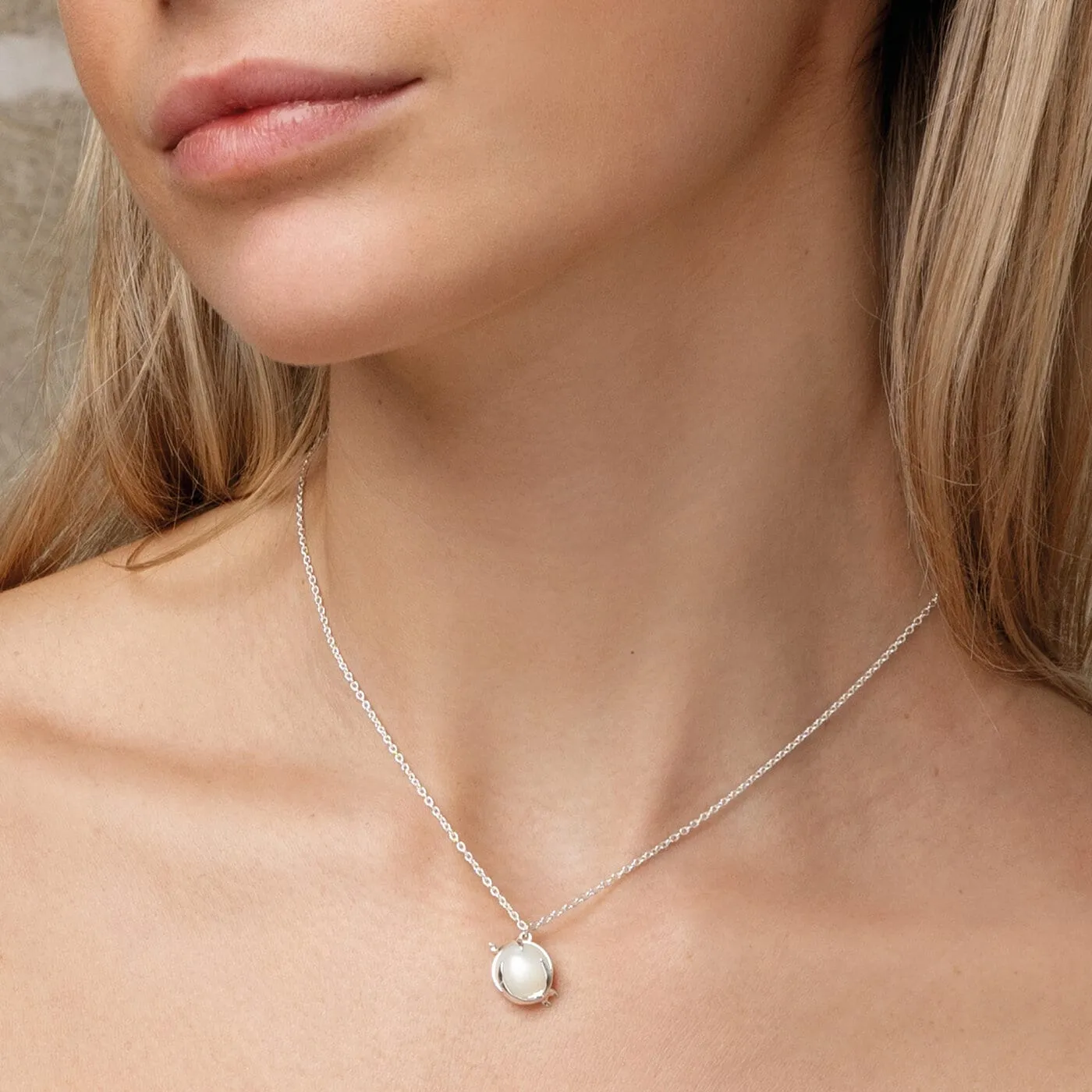Victoria_Skoglund_Efva-Attling_fro%CC%88-necklace-silver-efva-attling_10-100-02341_2
