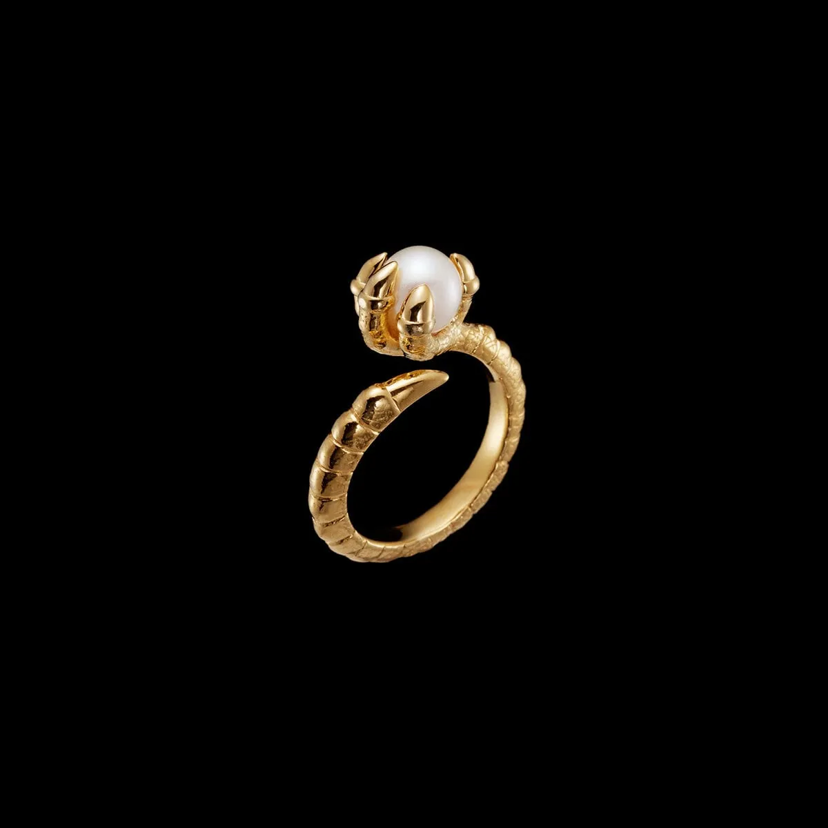 Maria_Nilsdotter-tiny-claw-pearl-ring-gps-side-CP-06-RIC-30_kopiera_hos_Jarl_Sandin