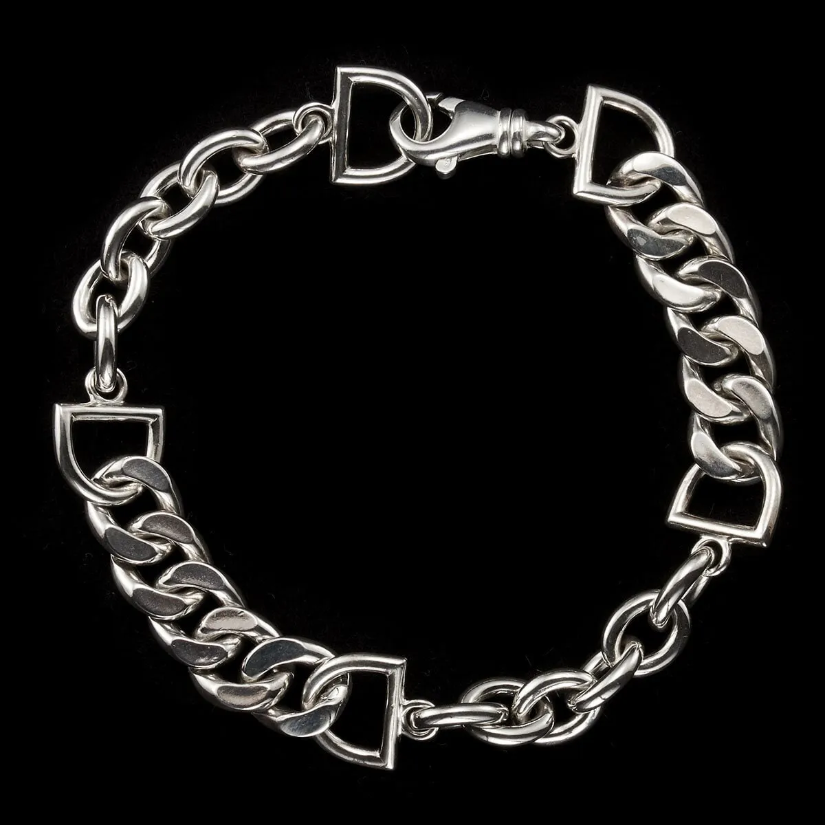 Maria_Nilsdotter_Chaos_Bracelet_QC-21-BRB-00_Silver_hos_Jarl_Sandin