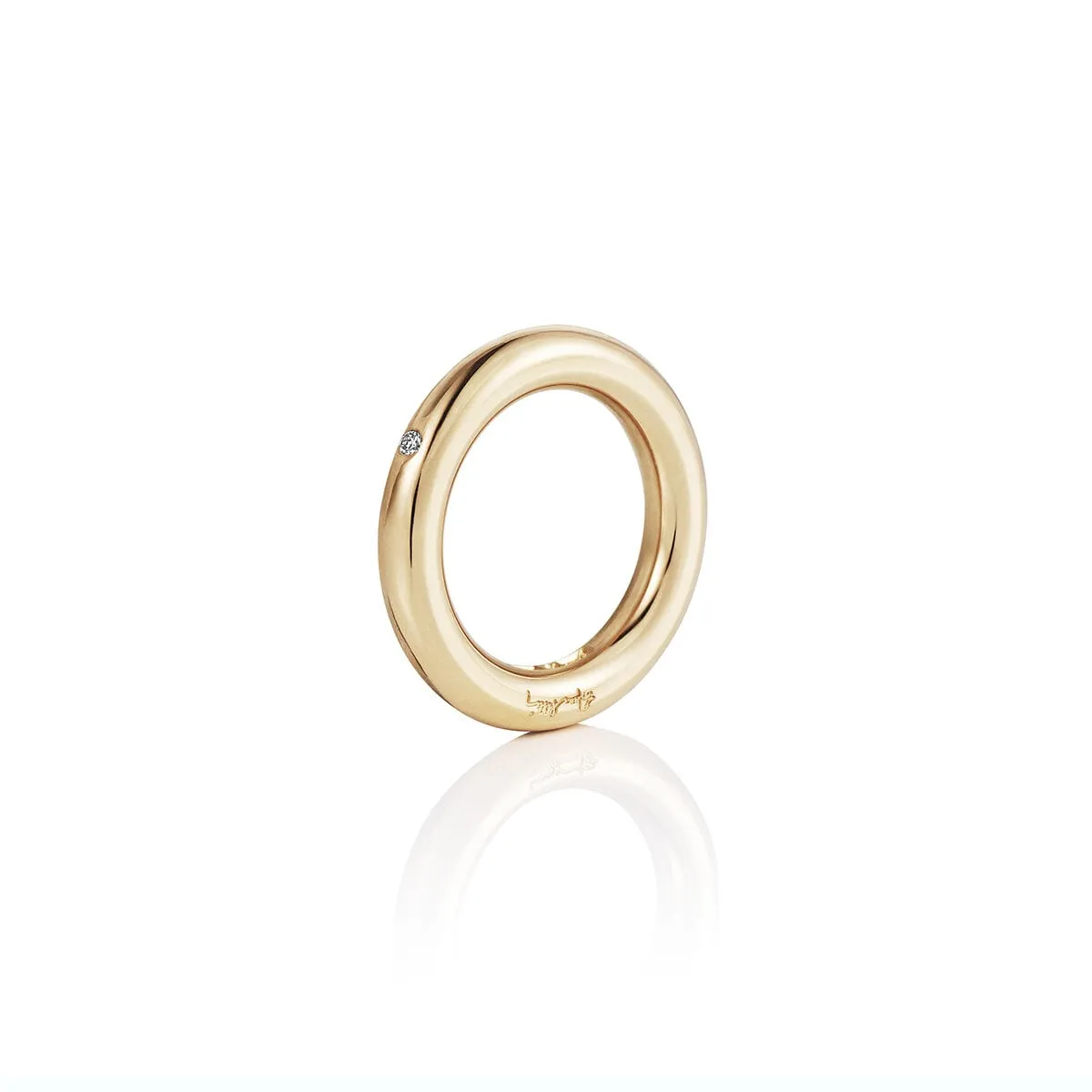 Efva_Attling_One_Love_and_Stars_Ring_13-101-01996(1)_hos_Jarl_Sandin