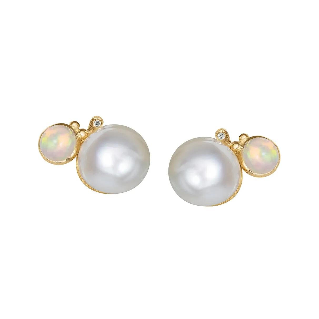 Ole_Lynggaaard_BoHo_o%CC%88rha%CC%88nen_pa%CC%88rla_A2931-401_Pair_hos_Jarl_Sandin