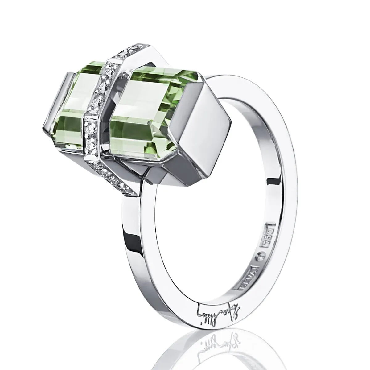 Efva_Attling_Little_Bend_Over_Ring_-_Green_Quartz_13-102-01962(1)_hos_Jarl_Sandin