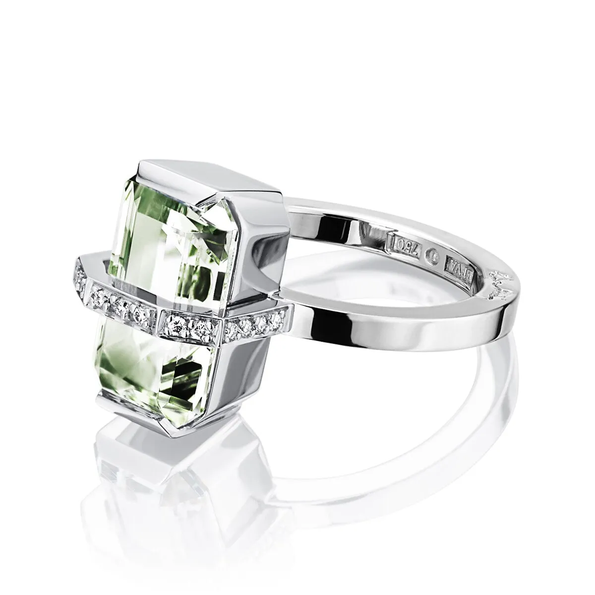 Efva_Attling_Little_Bend_Over_Ring_-_Green_Quartz_13-102-01962(2)_hos_Jarl_Sandin