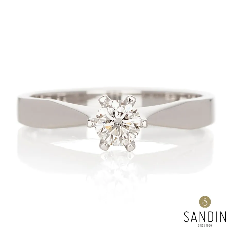 Jarl-Sandin-Magnifik_VG_Liggandeenstens-Diamantring-Vigselring_5695