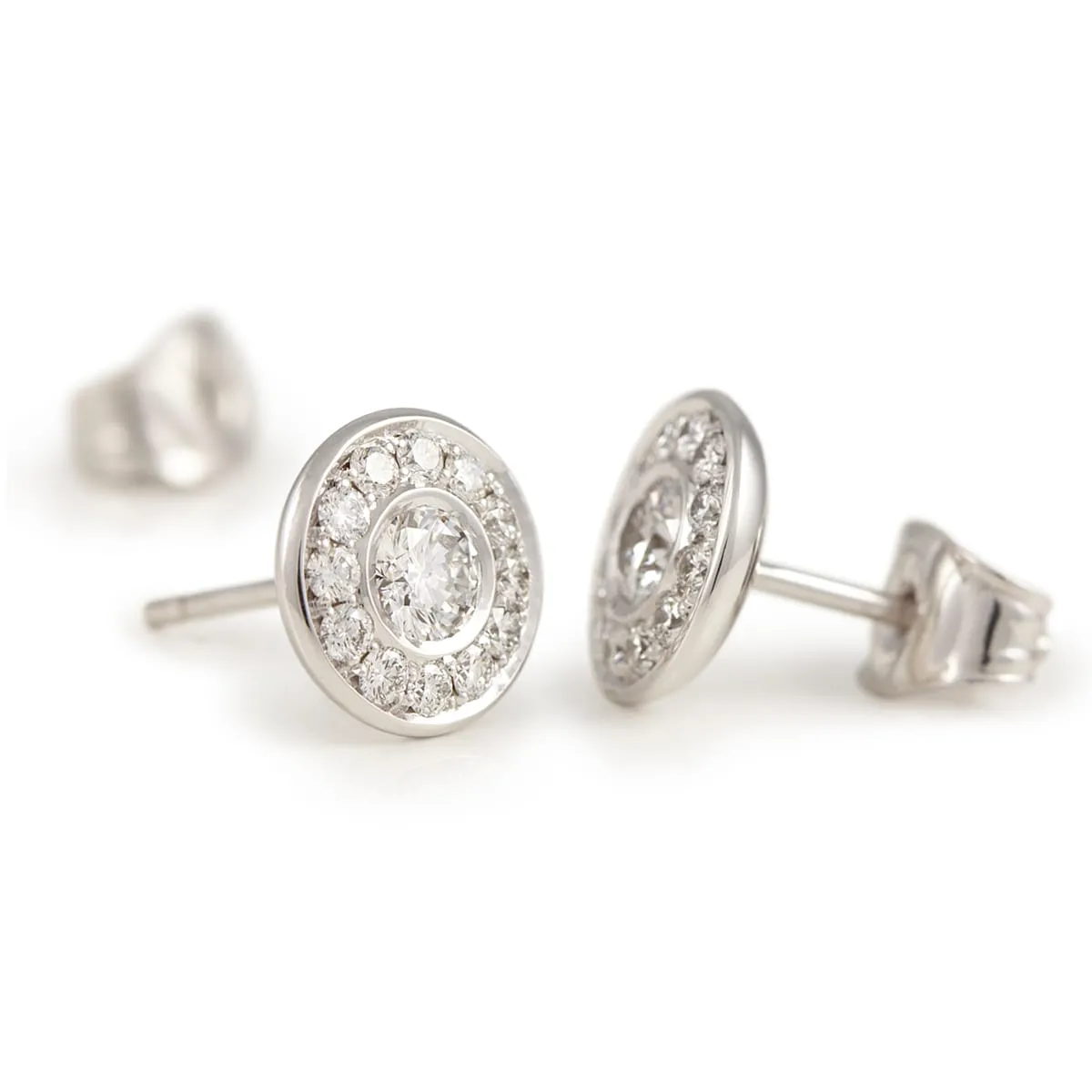 Sandin_1956_Halo_diamantorhange_i_vitguld_hos_Jarl_Sandin_5104