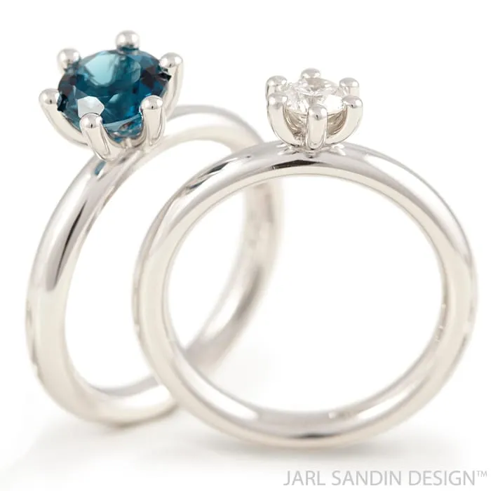 Jarl-Sandin-Design-Dahlia-Ring-Adelsten-Diamant-Hos-Jarl-Sandin_3875
